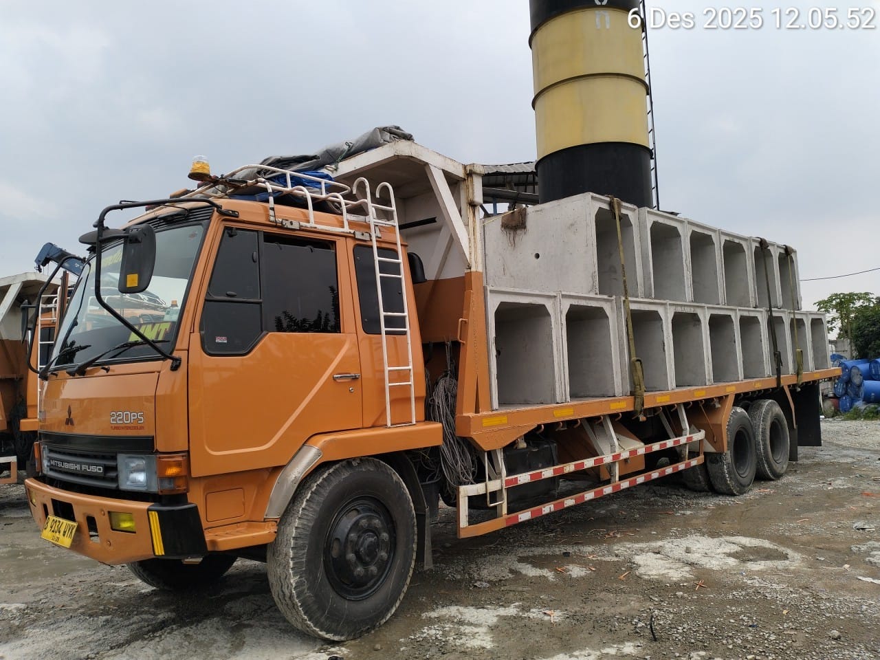 Pengiriman material Saluran Beton U-Ditch 80x80x120cm